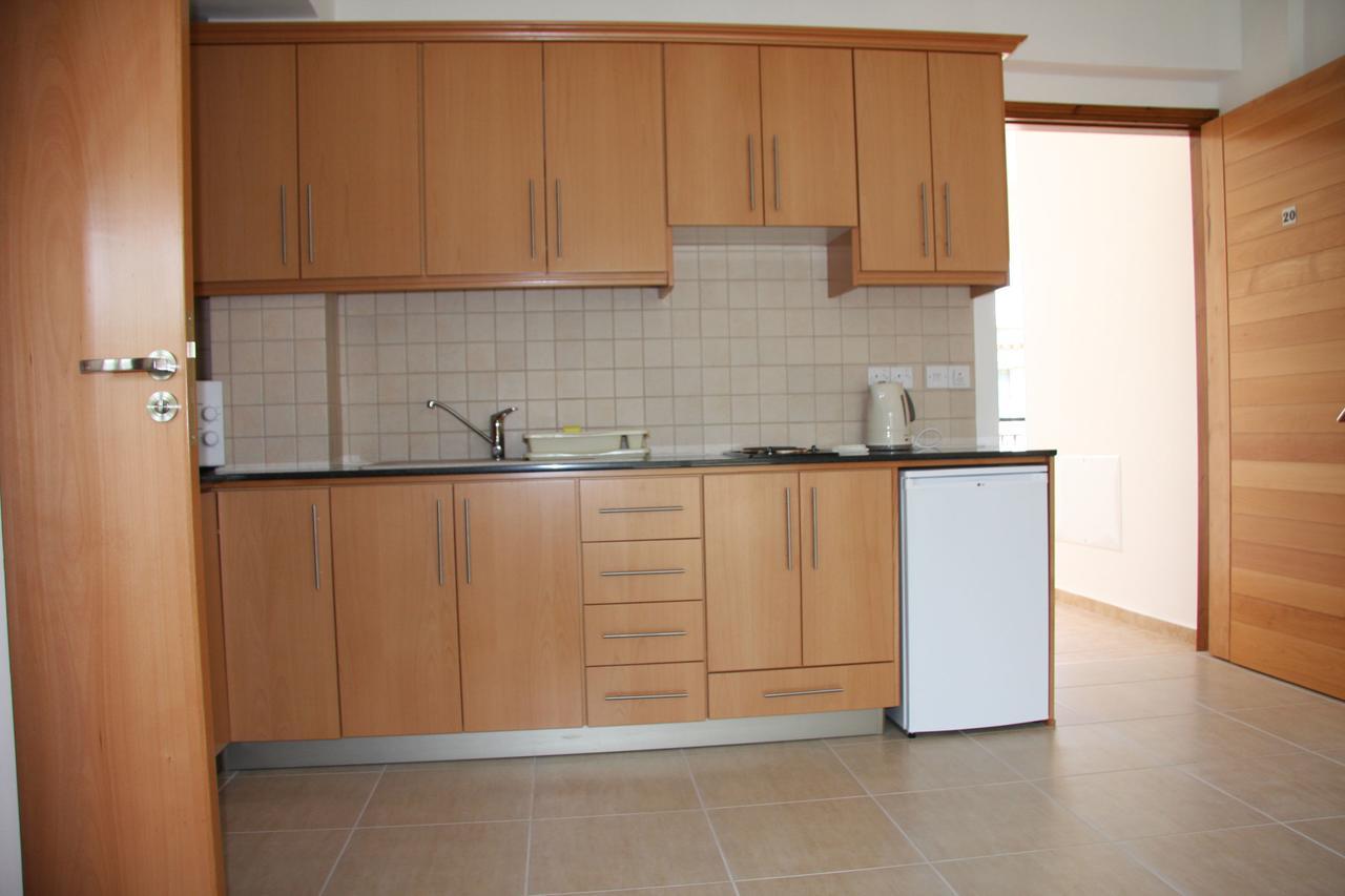 C & A Hotel Apartments Полис Экстерьер фото